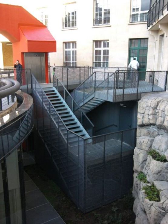 Escaliers et plateforme galvanisés
